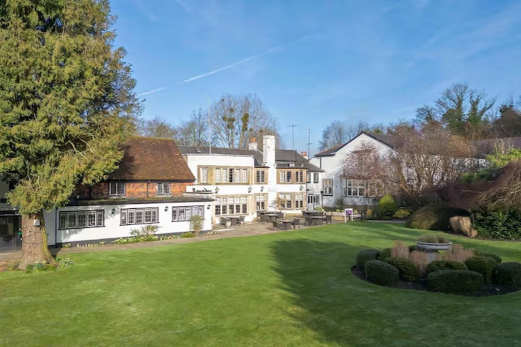 Sunday Box Hill Burford Bridge Hotel in DORKING