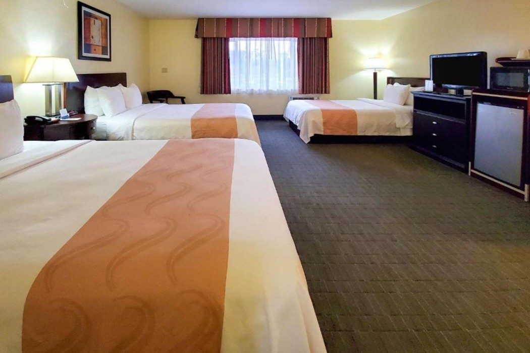 Quality Inn & Suites Anaheim at the Park 12/32