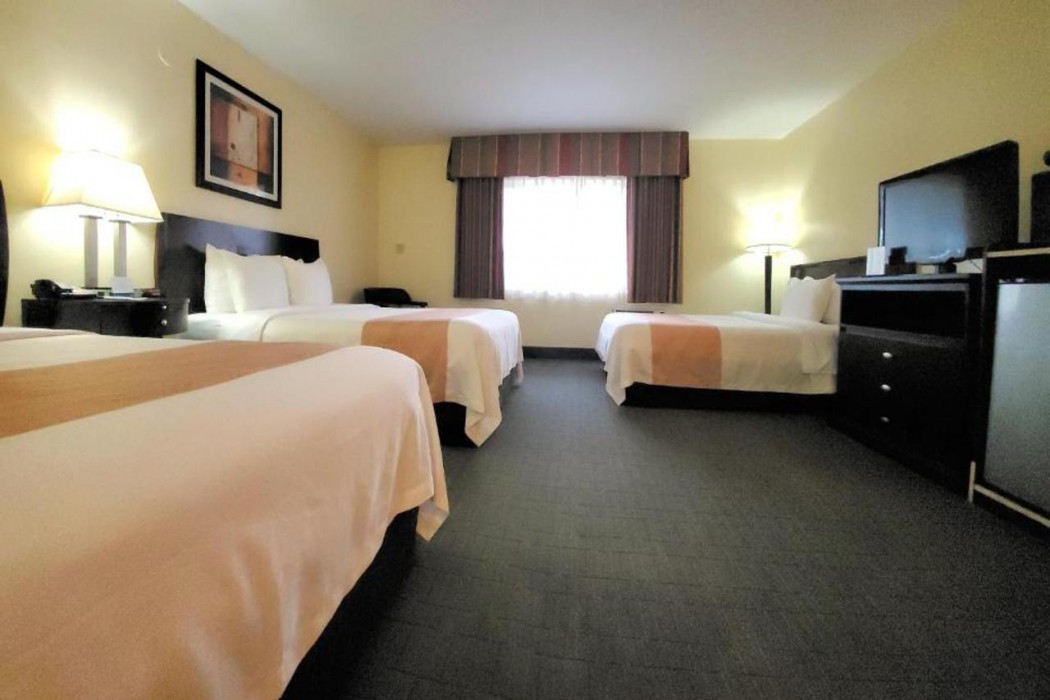 Quality Inn & Suites Anaheim at the Park 10/32