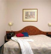 CENTRAL HOTEL 14/50