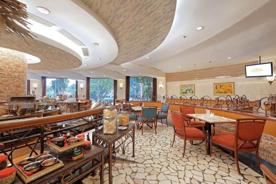 Sunlake Waterfront Resort and Convention 25/56