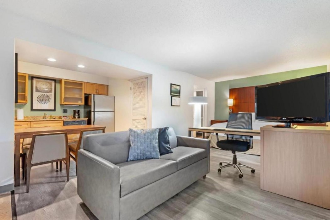 MainStay Suites St. Louis - Galleria 15/29