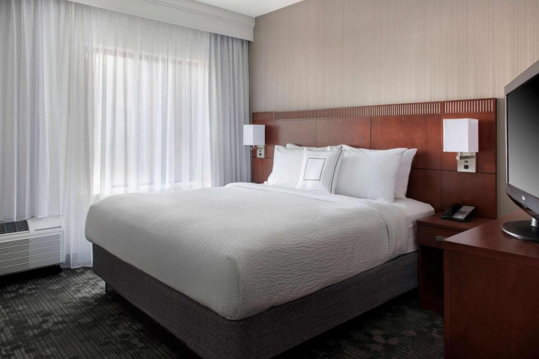 Sonesta Select Boston Stoughton 5/50