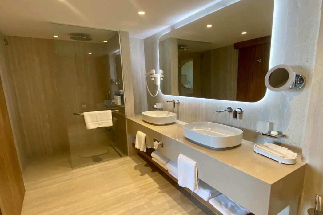 Grecian Park Hotel 14/75