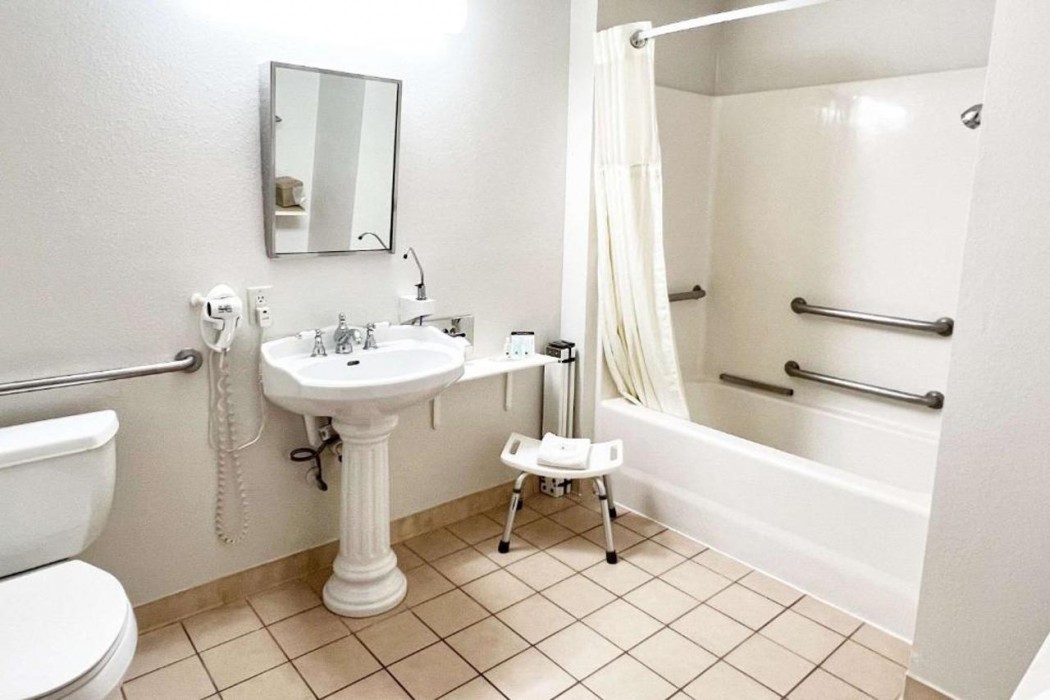 Quality Inn Gainesville I-75 4/28