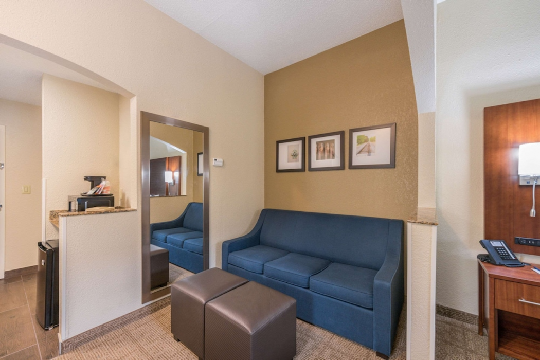 Comfort Suites Monroe 15/35