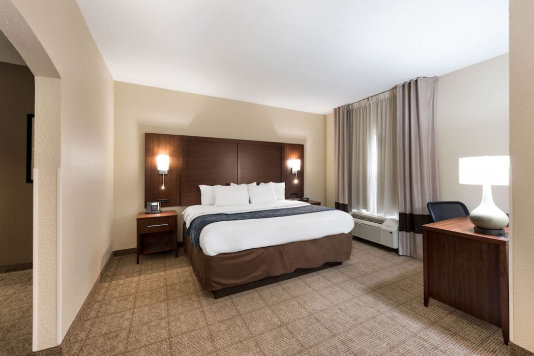 Comfort Suites Monroe 17/35