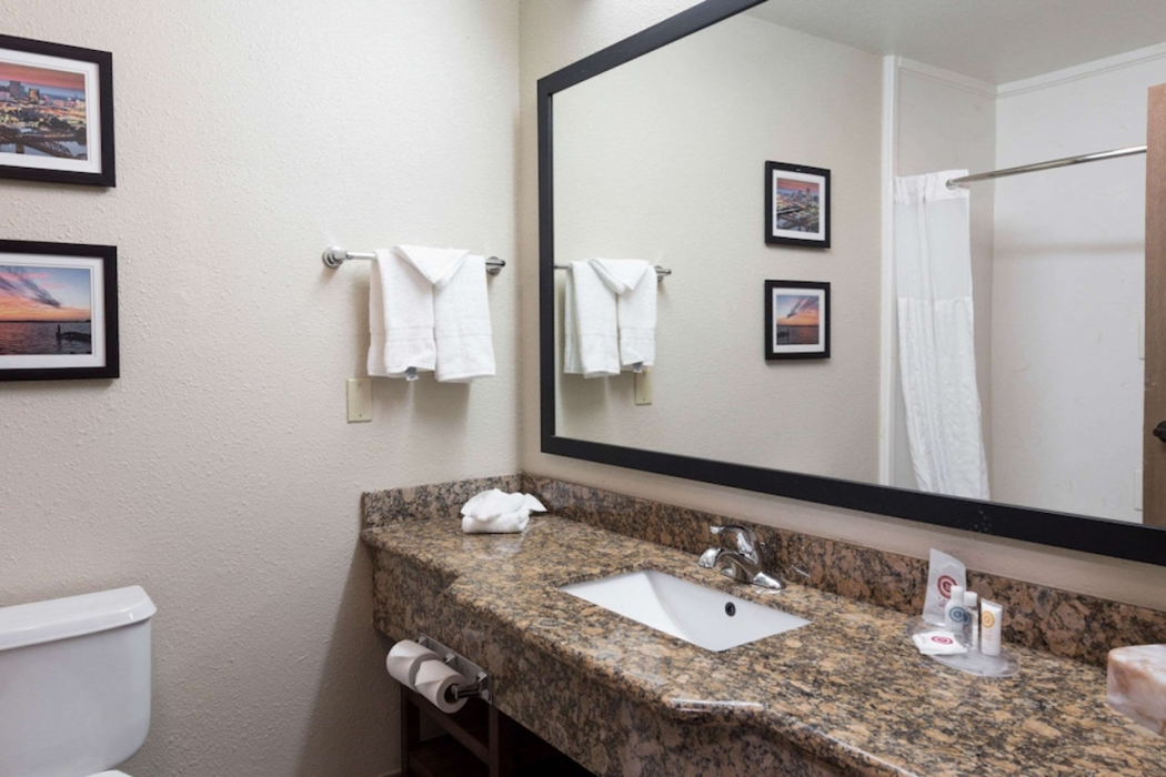 Comfort Suites Monroe 20/35