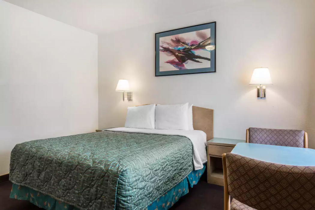 Rodeway Inn Beaumont 1-10 7/18