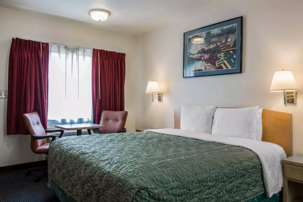 Rodeway Inn Beaumont 1-10 13/18