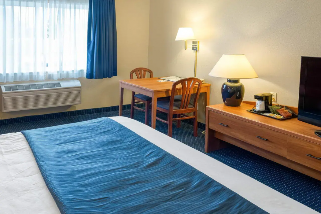 Quality Inn Lakeville North, MN 11/29