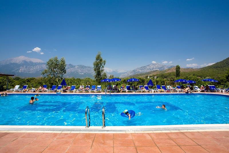 Aura Resort 8/11