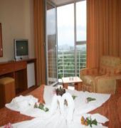 Aura Resort 5/11