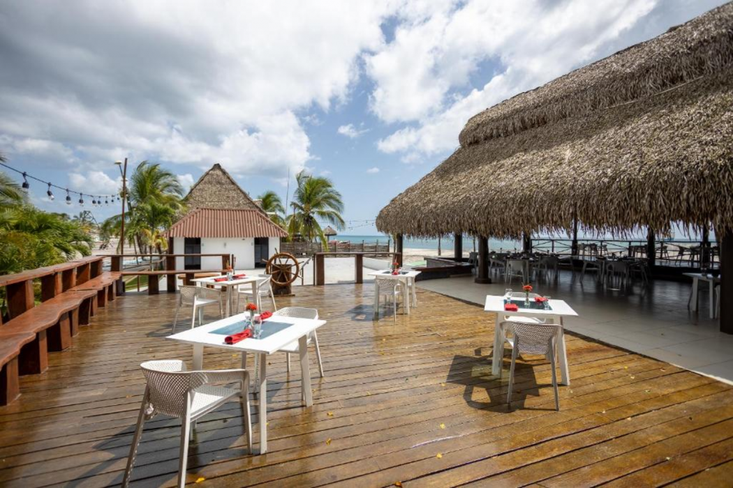 Playa Blanca Beach Resort - All Inclusive 23/61