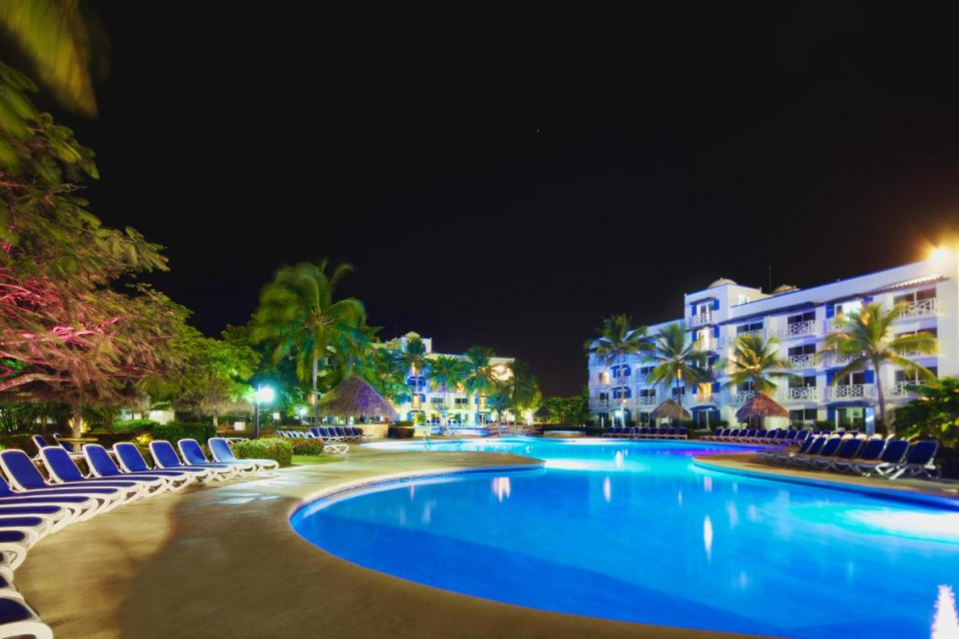 Playa Blanca Beach Resort - All Inclusive 30/61
