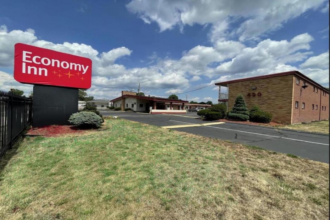 Economy Inn East Hartford CT 2/60