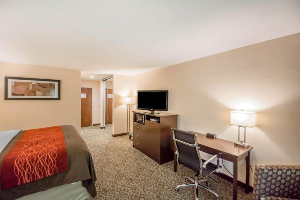 Quality Inn Corning, NY 7/32