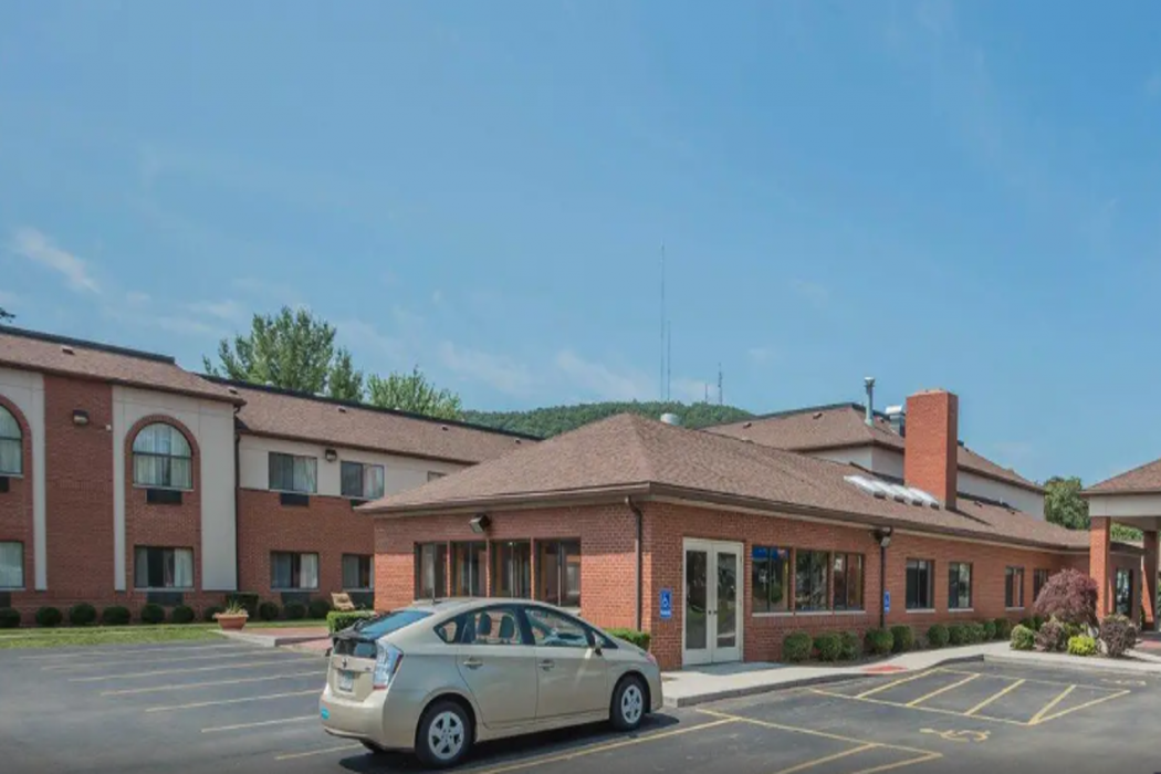 Quality Inn Corning, NY 1/32