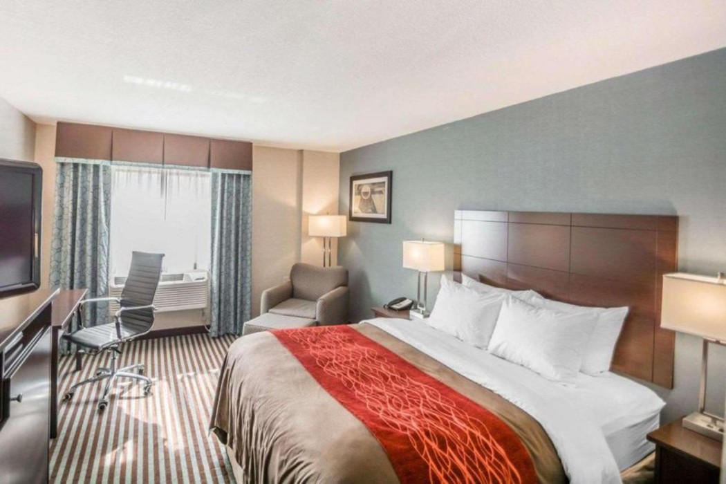 Quality Inn Corning, NY 12/32