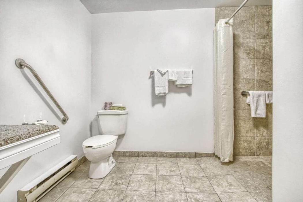 Motel6 Windsor ON 15/40