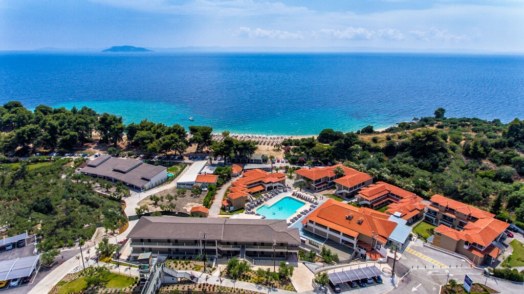 Lagomandra Beach Hotel and Suites 4/71