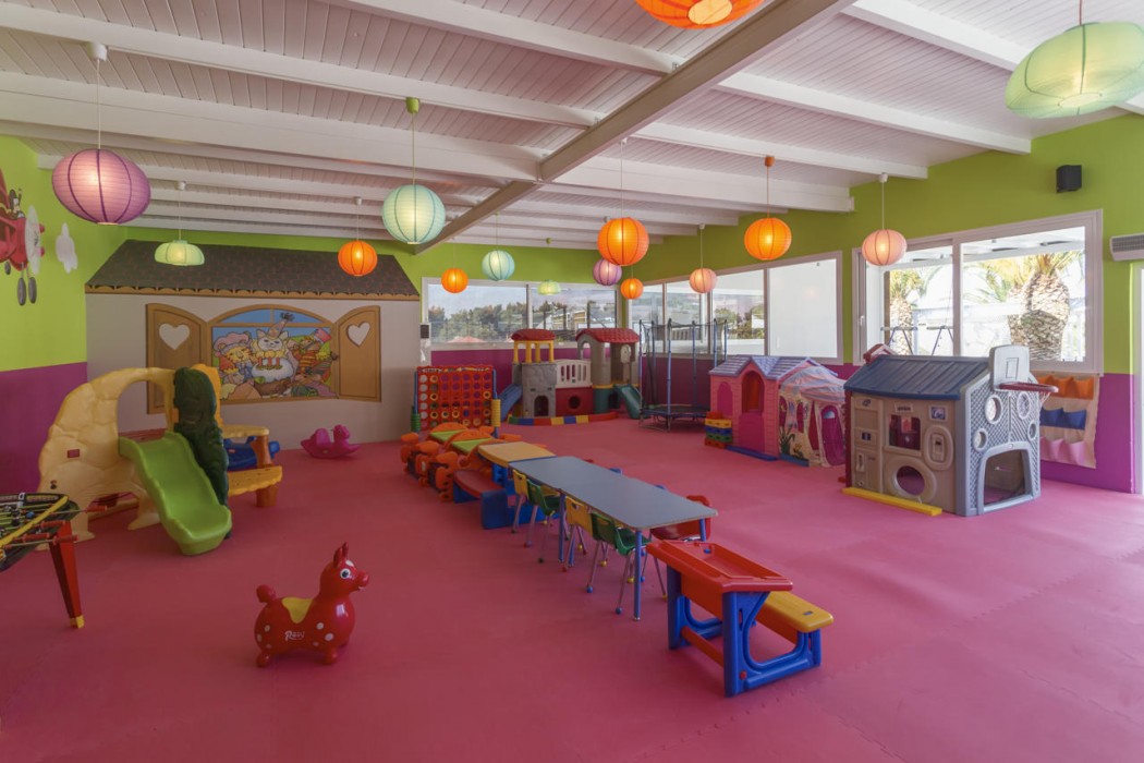 Lagomandra Beach Hotel and Suites 34/71