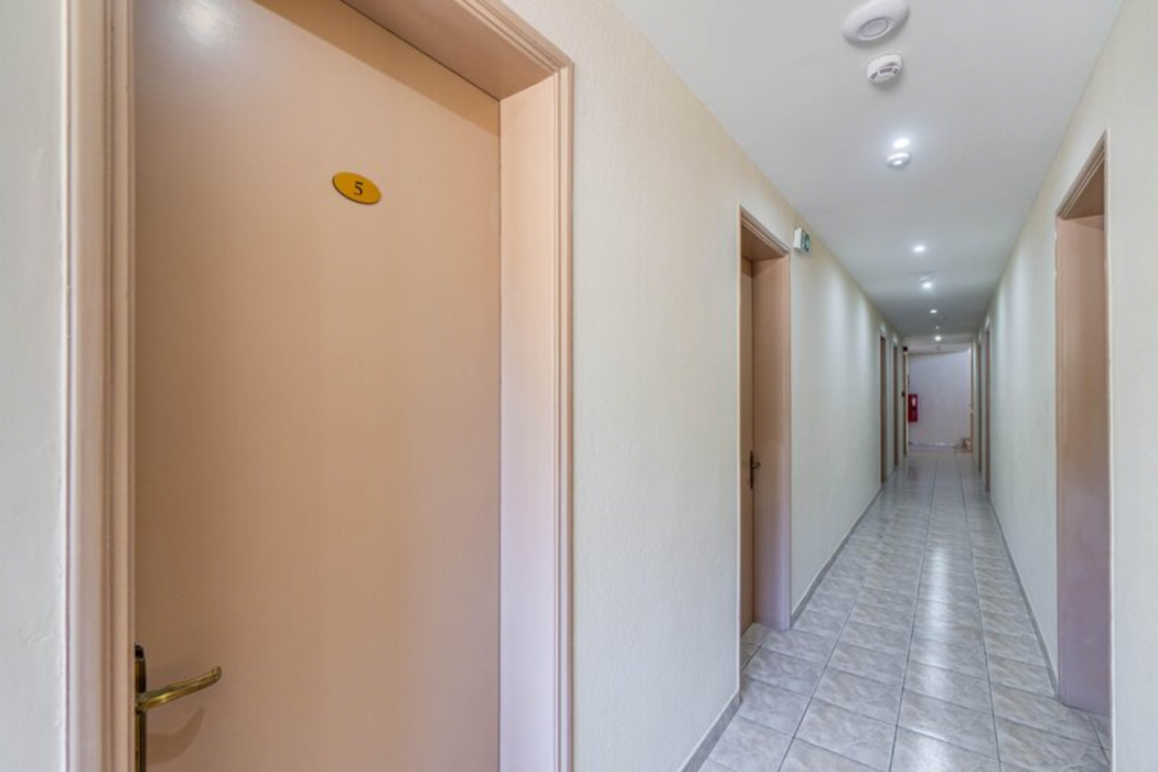 Angela Hotel & Apartments 34/72