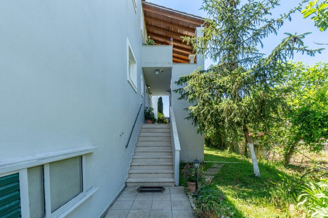Angela Hotel & Apartments 40/72