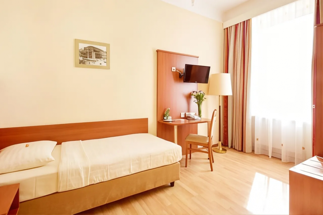 Mozart Hotel 11/60