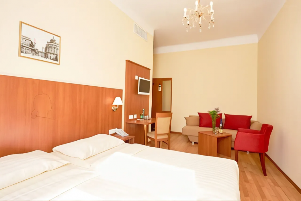 Mozart Hotel 10/60
