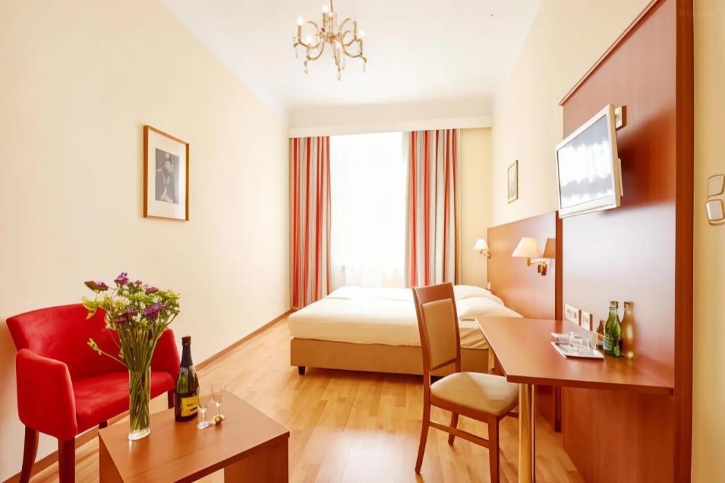 Mozart Hotel 12/60