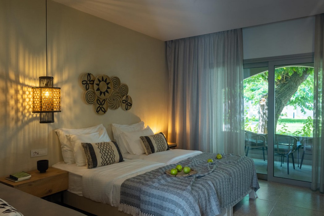 Eliros Mare Beachfront Poem Hotel 30/93