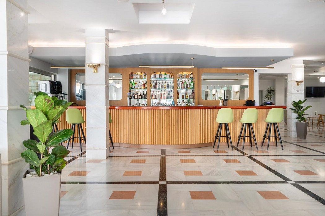 Adele Beach Hotel 9/71