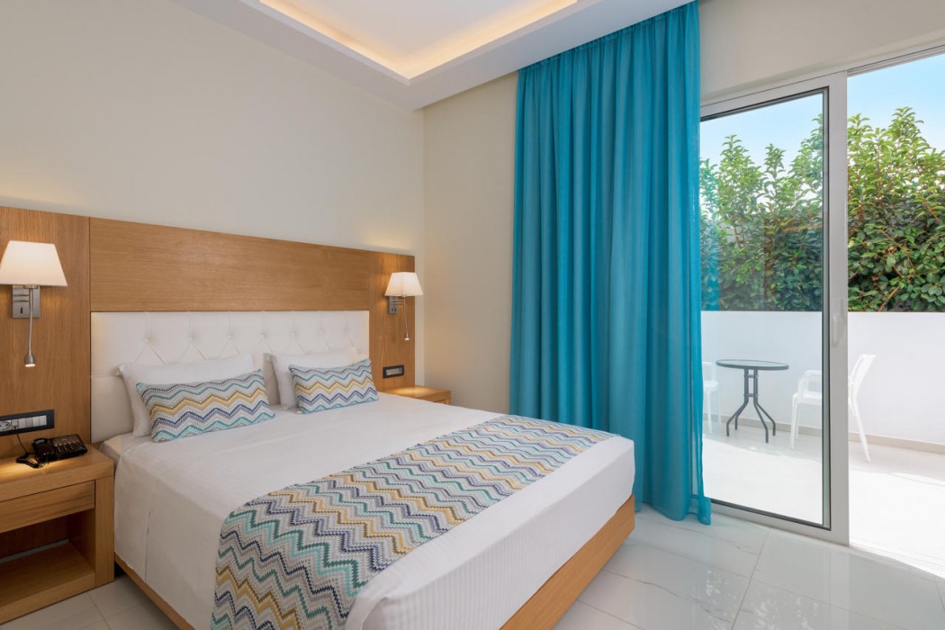 Oceanis Park Hotel 28/88