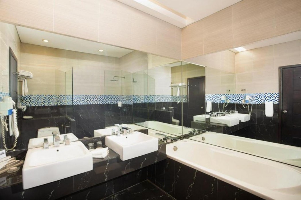 Swiss-Belhotel Kendari 9/70