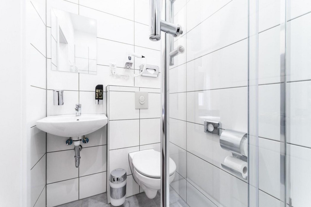 Upper Room Hotel 45/73