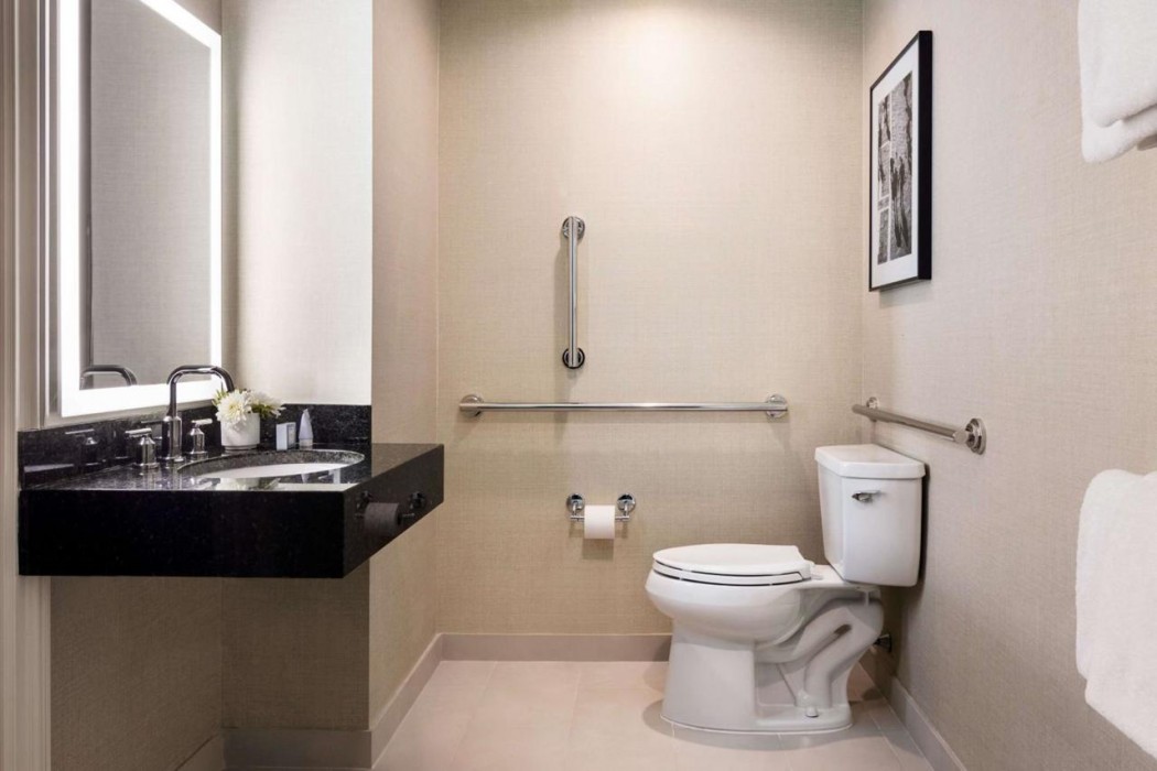Upper Room Hotel 35/73