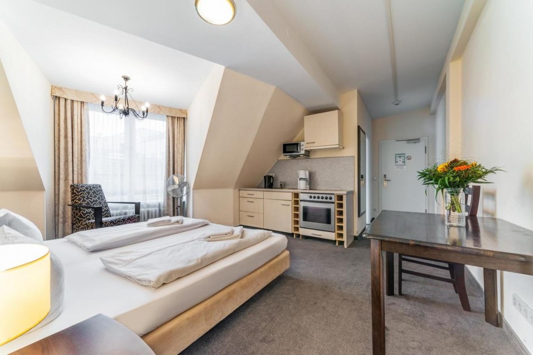 Upper Room Hotel 19/73