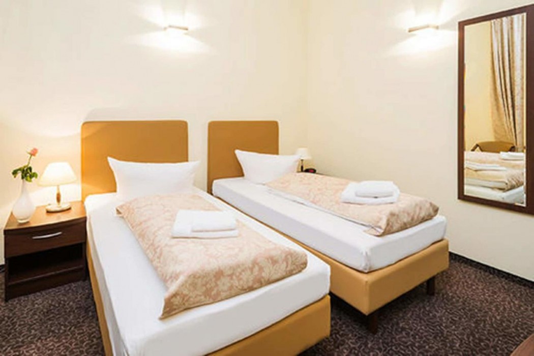 Upper Room Hotel 15/73