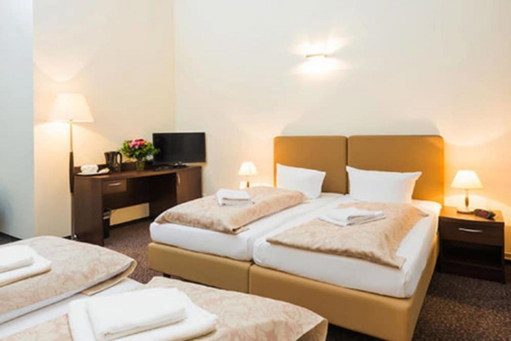 Upper Room Hotel 17/73