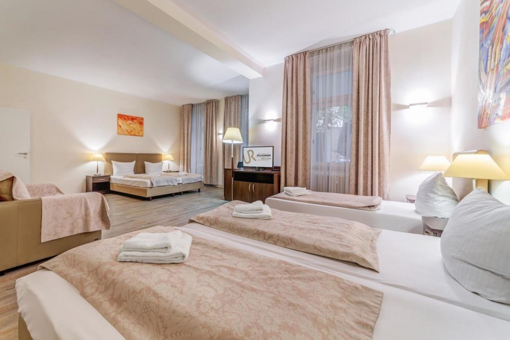 Upper Room Hotel 11/73