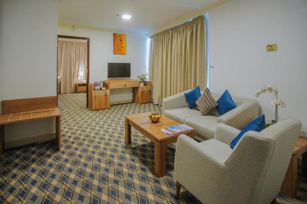 La Villa Palace Hotel 7/18