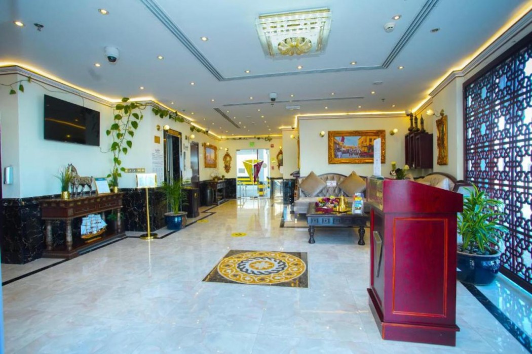 La Villa Palace Hotel 4/18