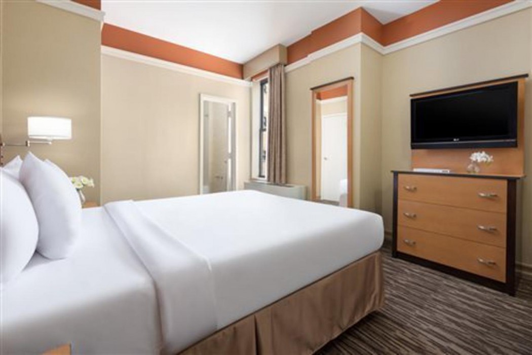 The Hotel at Fifth Avenue 4/29