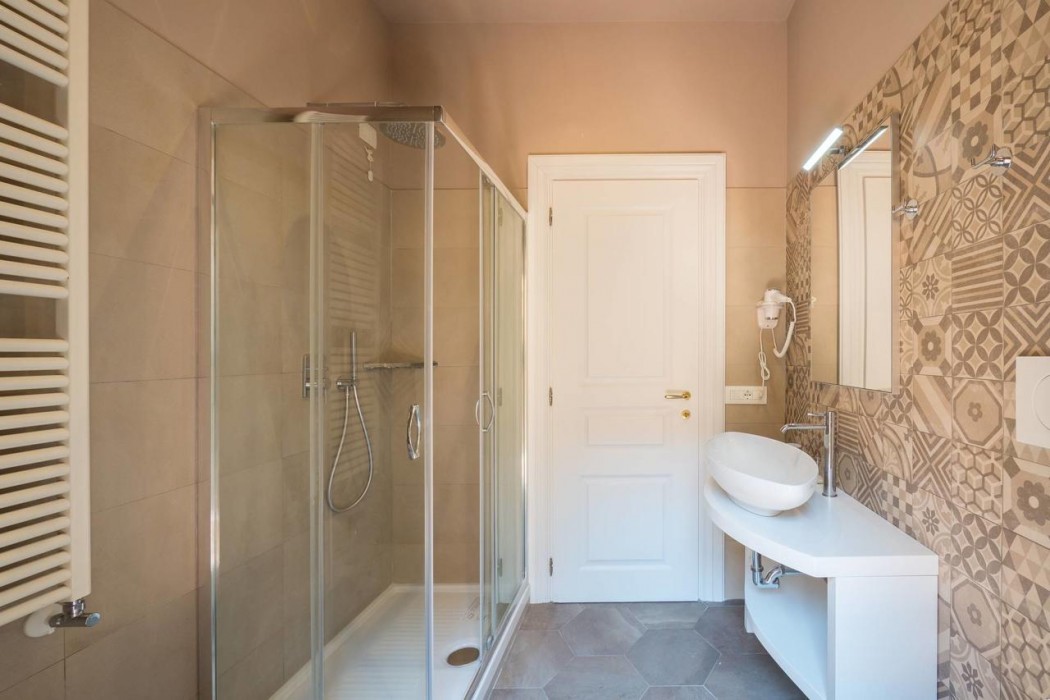 Bramble Luxury Suites 25/85