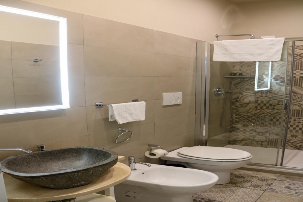 Bramble Luxury Suites 30/85