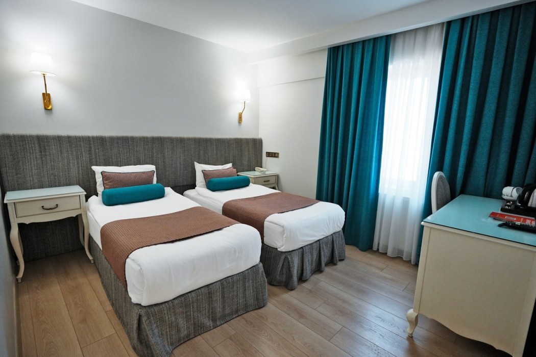 Taximtown Hotel 12/65
