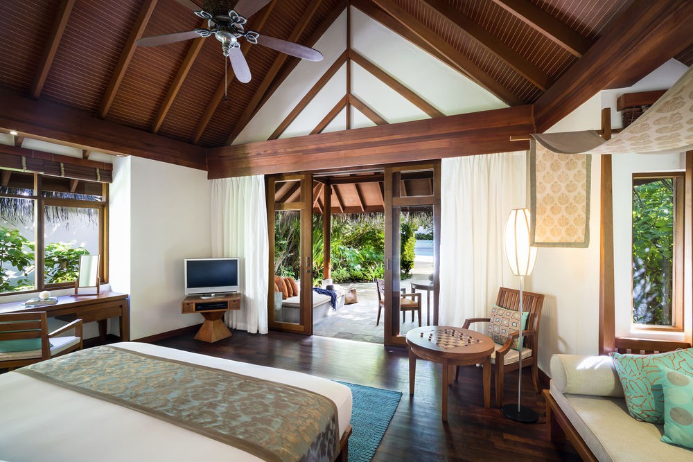 Sunrise Beach Pool Villa -Transfer Included