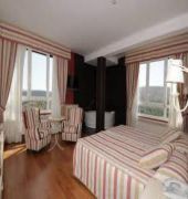 Hotel Leonor Miron 10/55