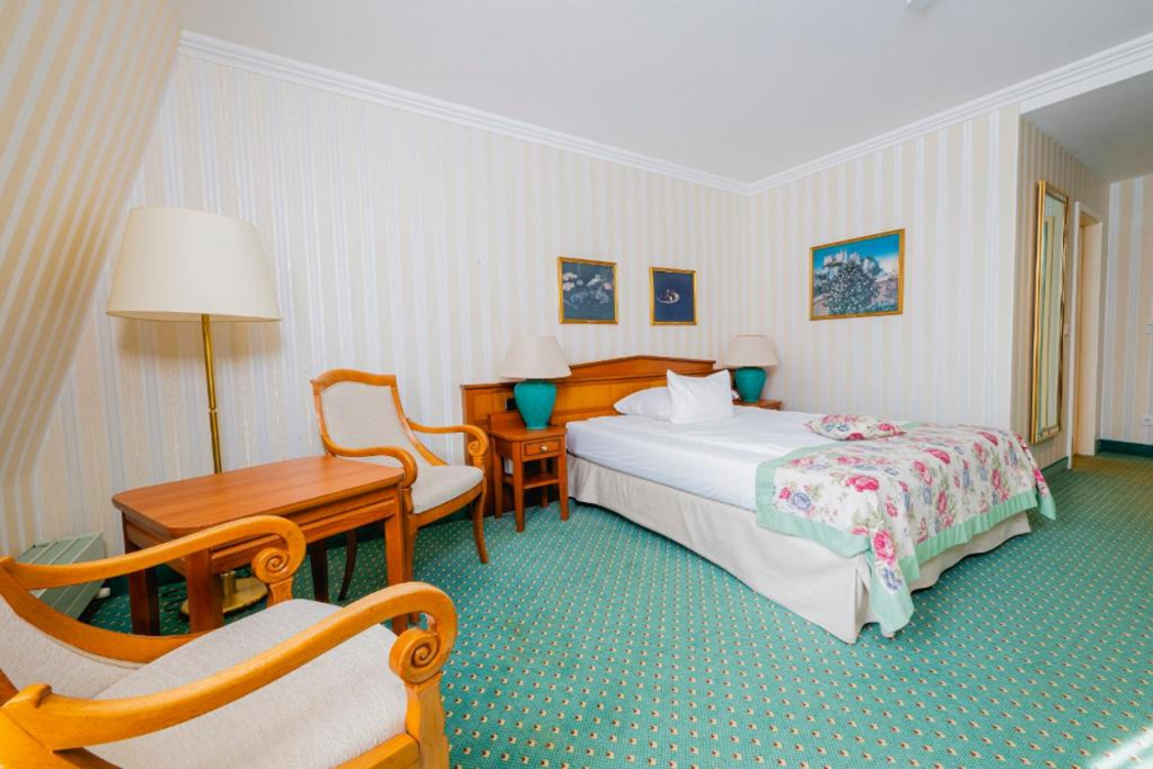 TOP Hotel am Schlosspark 10/54